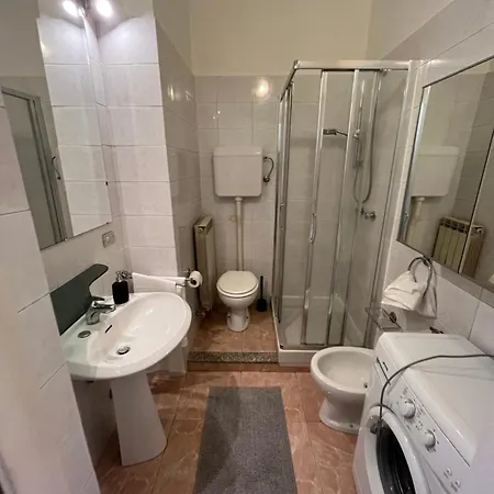 In Zona De Angeli, ميلان