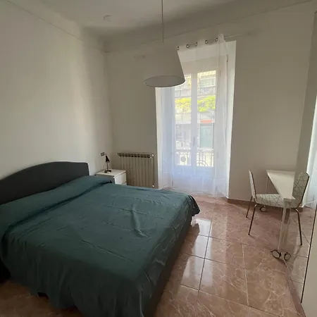 In Zona De Angeli, Apartment Milan